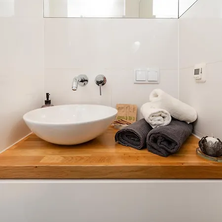 Apartman Business - Terrace, Parking, Workspace - By Rentujemy *