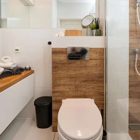 Business - Terrace, Parking, Workspace - By Rentujemy Appartement Łódź