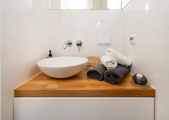 公寓 Business - Terrace, Parking, Workspace - By Rentujemy *