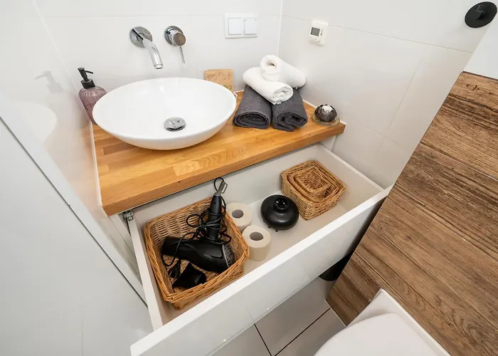 公寓 Business - Terrace, Parking, Workspace - By Rentujemy 罗兹